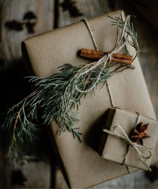 WRAPPED MINI HOLIDAY GIFT BOX  (WARMTH)